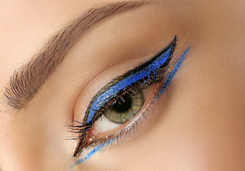 cat-eye makeup