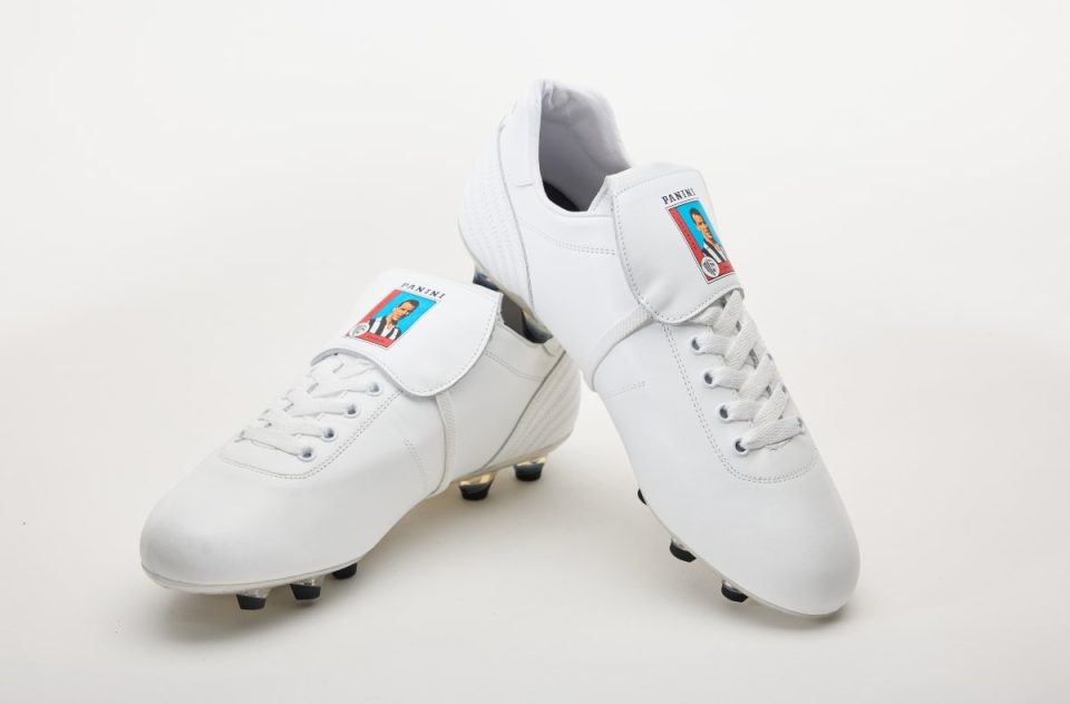Pantofola d’Oro e Panini, la scarpa che omaggia John Charles