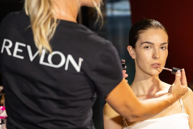 Revlon beauty partner della sfilata di Sylvio Giardina