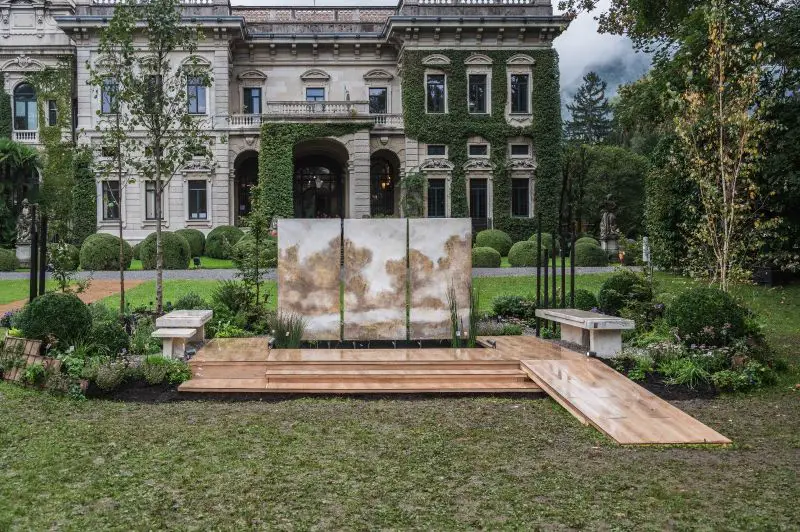 villa con giardino e opere d'arte