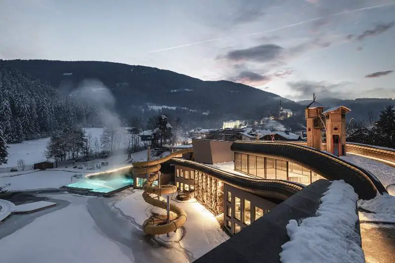 Familienhotels Südtirol San Valentino 2025 proposte famiglia